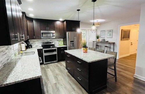 Ocean View Cottage | Spacious 4BR/3BA Cottage near Ocean & Pool, Perfect for Family Getaways!