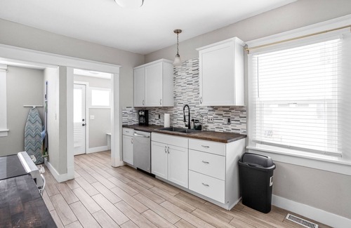 Near Eastside House | Spacious 4BR Bungalow with Arcade