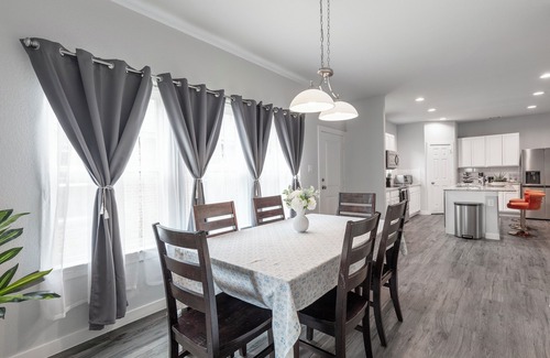 Fort Worth House | Spacious 4BR Central Fort Worth Gem