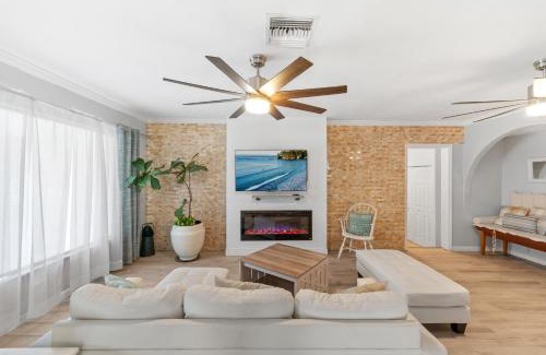 Fort Lauderdale House | Spacious 4BR,Chase Stadium, Pool & Jacuzzi Olas beach