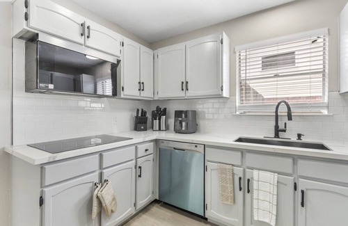 Missouri City House | Spacious 4BR Family Home in Missouri City – Sleeps 8 & Fully Equipped
