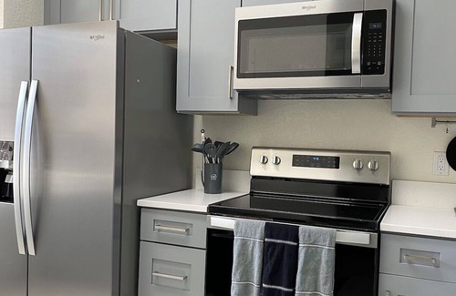 Regal Palms House | Spacious 4BR Family Resort Near Disney & Universal – Fun & Comfort Await!