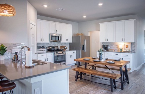 Conroe House | Spacious 4BR Family Retreat- Comfort & Fun for All Ages