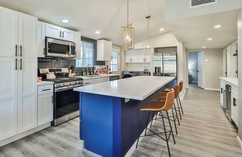 Winnetka House | Spacious 4BR Furnished Home – Perfect for Insurance or Corporate Relocation