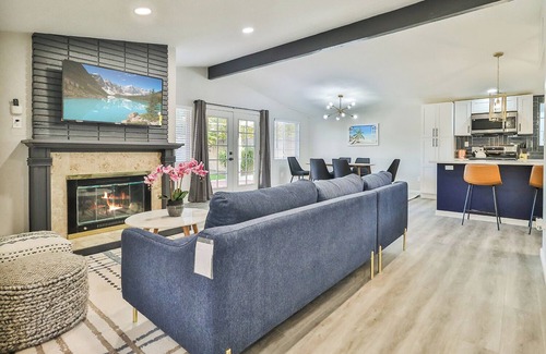 Winnetka House | Spacious 4BR Furnished Home – Perfect for Insurance or Corporate Relocation