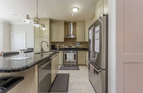 Brampton Apartment | Spacious 4BR Home w/Private Yard, BBQ & Fast WiFi