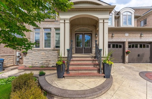 Brampton Apartment | Spacious 4BR Home w/Private Yard, BBQ & Fast WiFi
