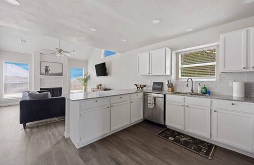Lewisville House | Spacious 4BR Home w/Modern Amenities, Easy Commut