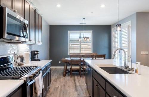 Hanford Apartment | Spacious 4BR Home With BBQ, Near Sequoia & Fresno