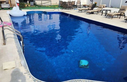 Ronkonkoma House | Spacious 4BR house Ronkonkoma, NY. Central AC, WiFi.heated pool, many extras