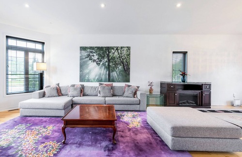 Brossard Apartment | Spacious 4BR King Bed Free Parking