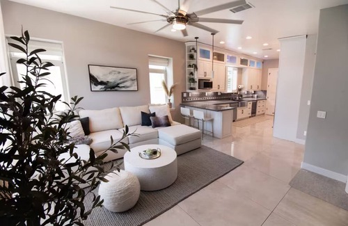 Central Sacramento House | Spacious 4BR Midtown Home - Perfect for Big Groups