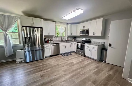 Clarksville House | Spacious 4BR Near Fort Campbell