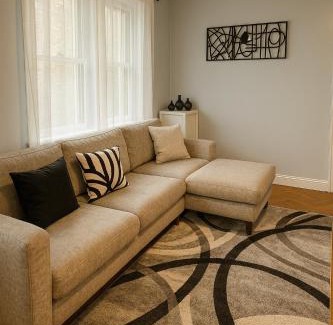 Jersey City Apartment | Spacious 4BR near NYC with Parking, 10min MetLife, 20min Times Sq
