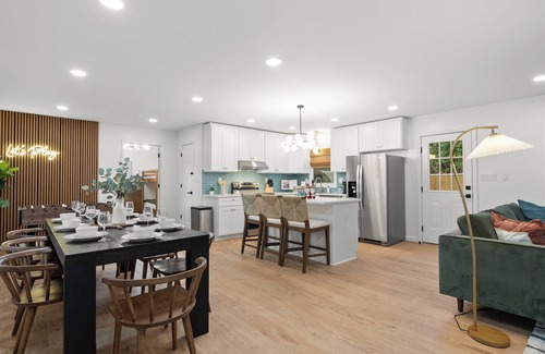 Arcadia House | Spacious 4BR Retreat Near Parks & Downtown