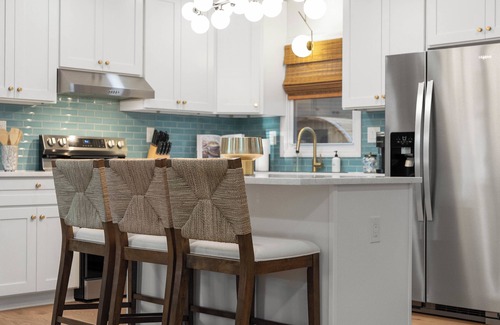 Arcadia House | Spacious 4BR Retreat Near Parks & Downtown