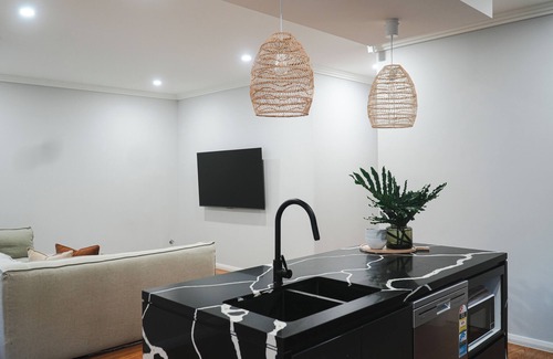 Box Hill House | Spacious 4BR Retreat fully equiped