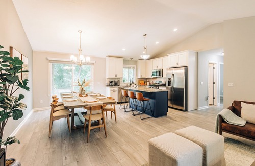 Blaine House | Spacious 4BR Retreat w/Game Room & Yard - Near NSC, TPC & Downtown Twin Cities