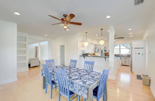 Alva House | Spacious 4BR Riverside Retreat with Pool & Hot Tub