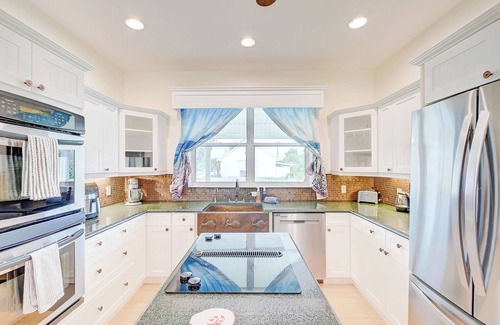 Alva House | Spacious 4BR Riverside Retreat with Pool & Hot Tub