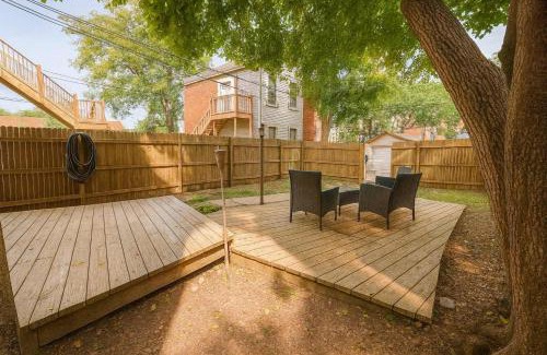 Soulard Apartment | Spacious 4BR Soulard Duplex with Patio & Parking