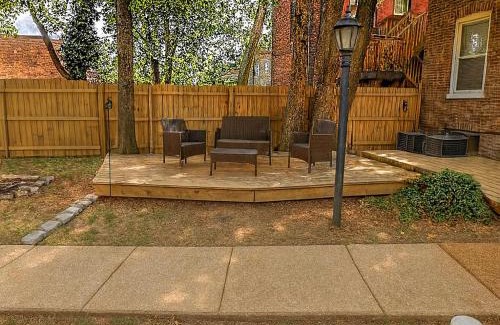 Soulard Apartment | Spacious 4BR Soulard Duplex with Patio & Parking