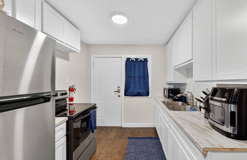 St. Louis House | Spacious 4BR St. Louis Retreat Near Airport, Zoo & Downtown w/Firepit