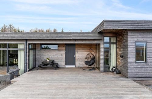Reykholt House | Spacious 4BR Summerhouse With Hot Tub