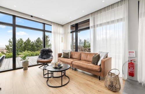 Reykholt House | Spacious 4BR Summerhouse With Hot Tub