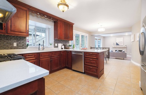 Oakridge House | Spacious 4BR w/Ensuites Mins to Downtown YVR UBC