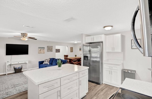 Orange Park House | Spacious 5/2 in Orange Park