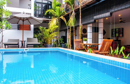 Sangkat Sla Kram House | Spacious 5-bedroom house with private pool