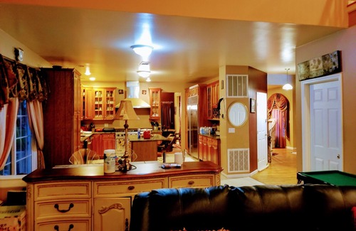 Huntington Station House | Spacious 5-bedroom house with WiFi and AC in marvelous DIX HILLS