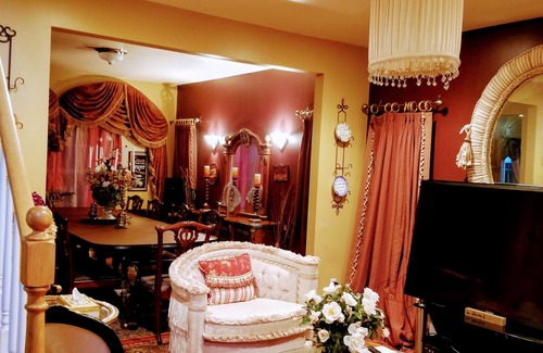 Huntington Station House | Spacious 5-bedroom house with WiFi and AC in marvelous DIX HILLS