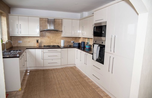 Poulton-le-Fylde House | Spacious 5-bedroom house in Poulton with garden and parking