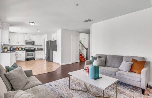 Riverside House | Spacious 5-Bed, 3-Bath Riverside Home with Pool & Jacuzzi