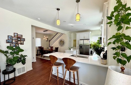 South Park Hill House | Spacious 5 bed/4 bath in Gorgeous Park Hill