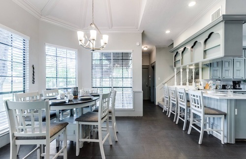 Atascocita House | Spacious -5 bed-5ba Golf Course - Lake Access - Pet Friendly - Long-Term Stays