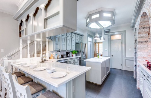 Atascocita House | Spacious -5 bed-5ba Golf Course - Lake Access - Pet Friendly - Long-Term Stays