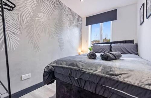 Banbury House | Spacious 5-bed Banbury House near Spiceball Park