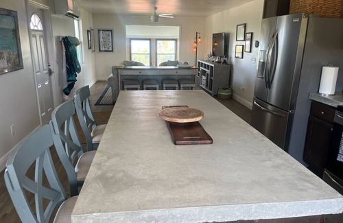 Treasure Cay House | Spacious 5-bedroom ocean view house in marvelous Green Turtle Cay with WiFi, AC