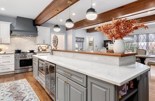 Albany House | Spacious 5-bed house centralized within hour of skiing, Race track & Lake George