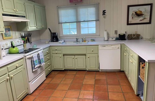 East Beach House | Spacious 5-bedroom house in peaceful St Simons Island.