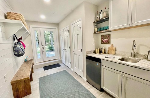 The Glade House | Spacious 5-Bedroom Home Near Beach, Trail, Dining, Hot Tub & Yard Games!