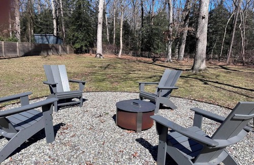 The Glade House | Spacious 5-Bedroom Home Near Beach, Trail, Dining, Hot Tub & Yard Games!