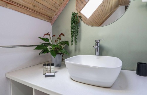 Plettenberg Bay Apartment | Spacious 5 Bedroom Coastal Retreat in Plettenberg