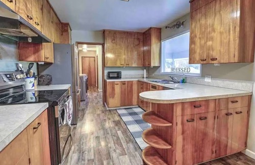 Dollar Corner House | Spacious 5-bedroom home w/hot tub - events allowed, lots of parking