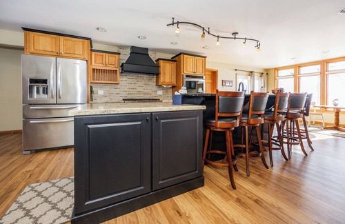 Detroit Lakes House | Spacious 5-bedroom house in terrific Detroit Lakes with WiFi, AC on Detroit lake