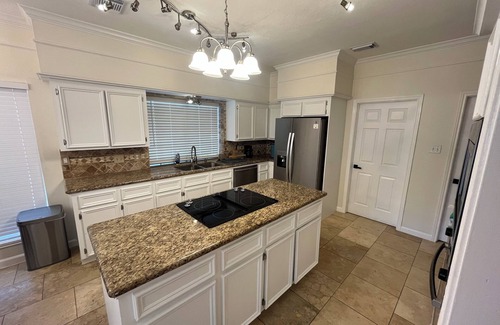 Missouri City House | Spacious! 5-bedroom house with Theater and Game Room in enchanting Missouri City