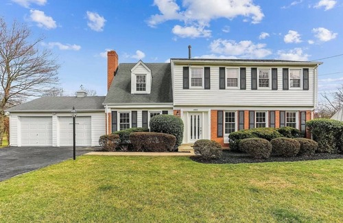 Cloverly House | Spacious 5-bedroom house with WiFi and AC in fabulous Silver Spring